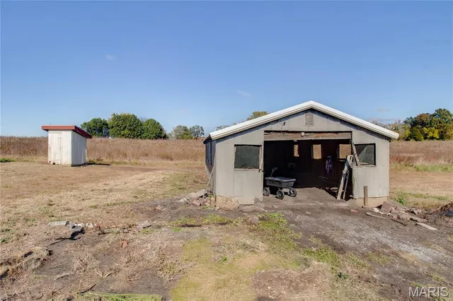 $325,000 | 15176 Lageman Road, Godfrey, IL 62035