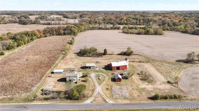 $325,000 | 15176 Lageman Road, Godfrey, IL 62035