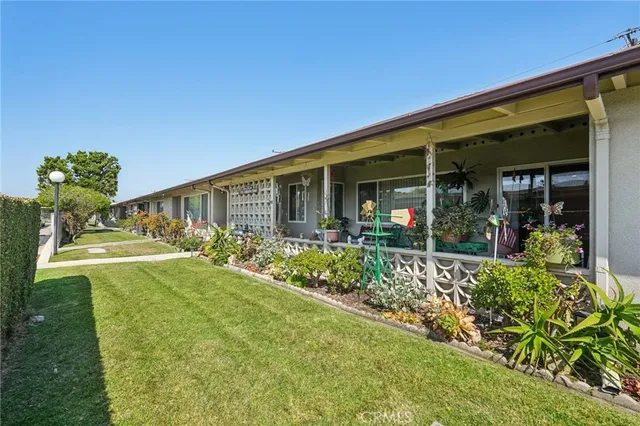 $386,000 | 1181 Oakmont Road, Unit 197H, Seal Beach, CA 90740