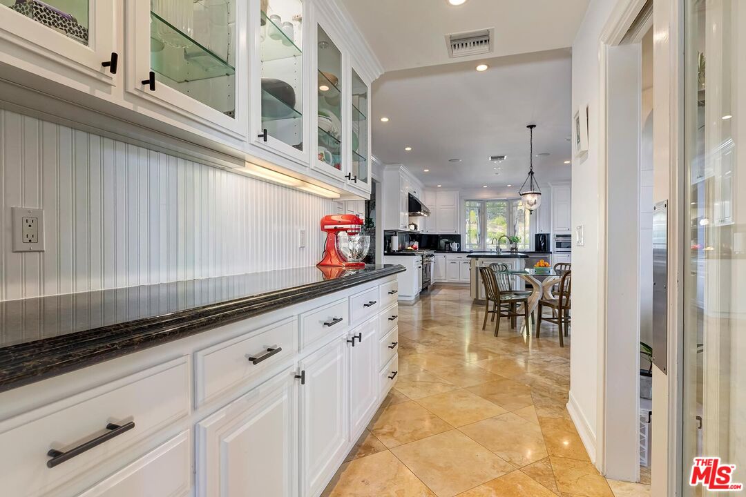 3827 Castle View Road Agoura Hills, CA 91301 - Photo 29 of 74