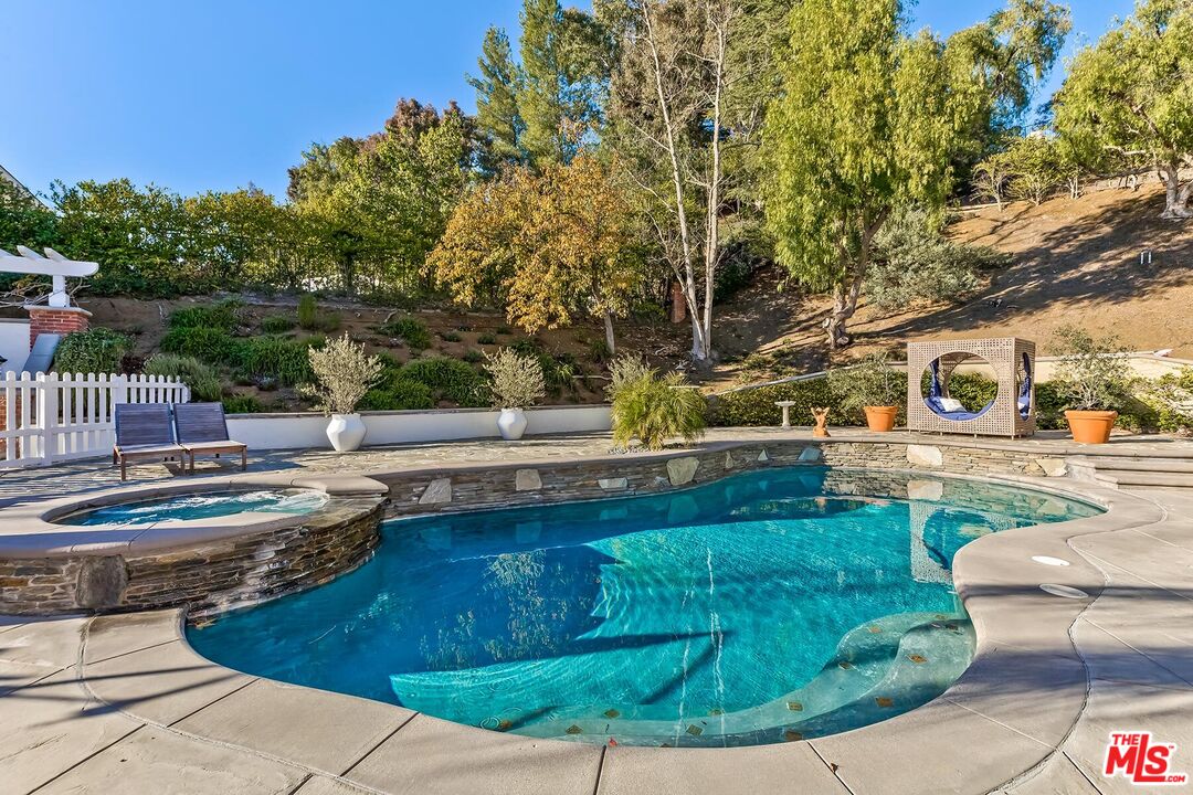 3827 Castle View Road Agoura Hills, CA 91301 - Photo 56 of 74
