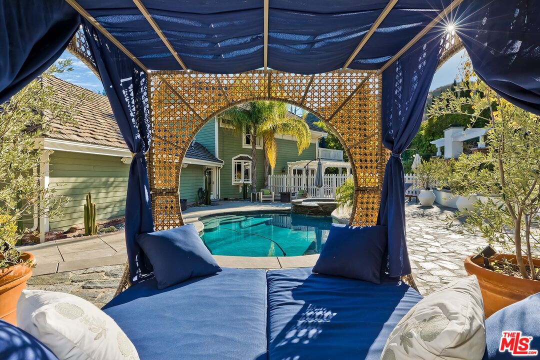 3827 Castle View Road Agoura Hills, CA 91301 - Photo 57 of 74