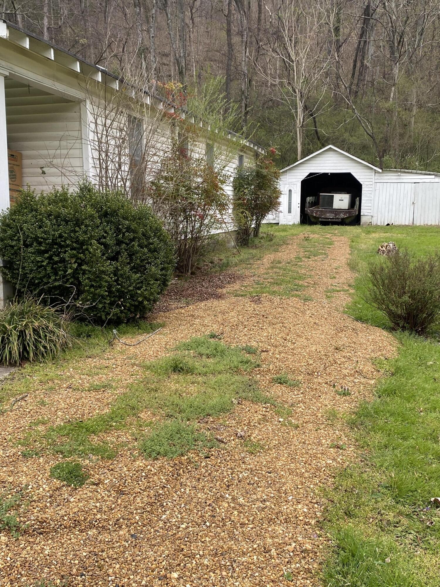 358 Gray Road Ringgold, GA 30736 - Photo 2 of 3
