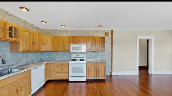 $3,000 | 1274 Washington Street, Unit 2, Norwood, MA 02062