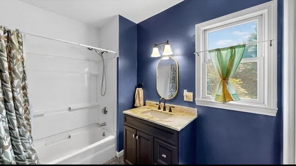 $3,000 | 1274 Washington Street, Unit 2, Norwood, MA 02062