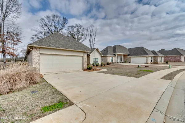 $389,999 | 212 Birch Lane, Unit LOT 25, Canton, MS 39046