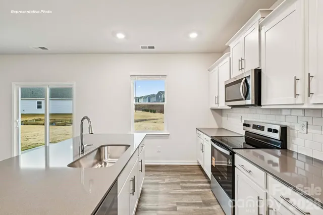 $381,090 | 764 14th Ave Court Northeast, Hickory, NC 28601