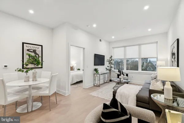 $2,040 | 20-30 West Allens Lane, Unit 310, Philadelphia, PA 19119