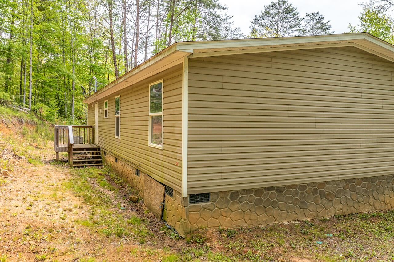 1518 Steve Brown Road Bean Station, TN 37708 - Photo 3 of 21 Exterior-4