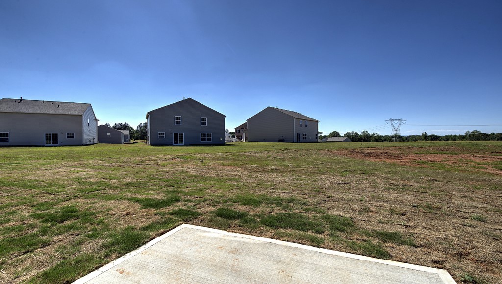 221 Hillendale Way Pelzer, SC 29669 - Photo 7 of 48
