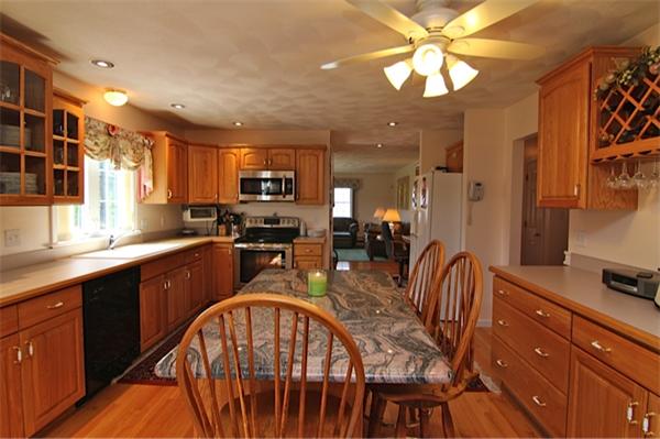 14 Hall Road Stoneham, MA 02180 - Photo 8 of 20 Gallery Image 8