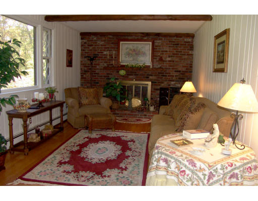 29 Stagecoach Road Hingham, MA 02043 - Photo 3 of 14 Gallery Image 3