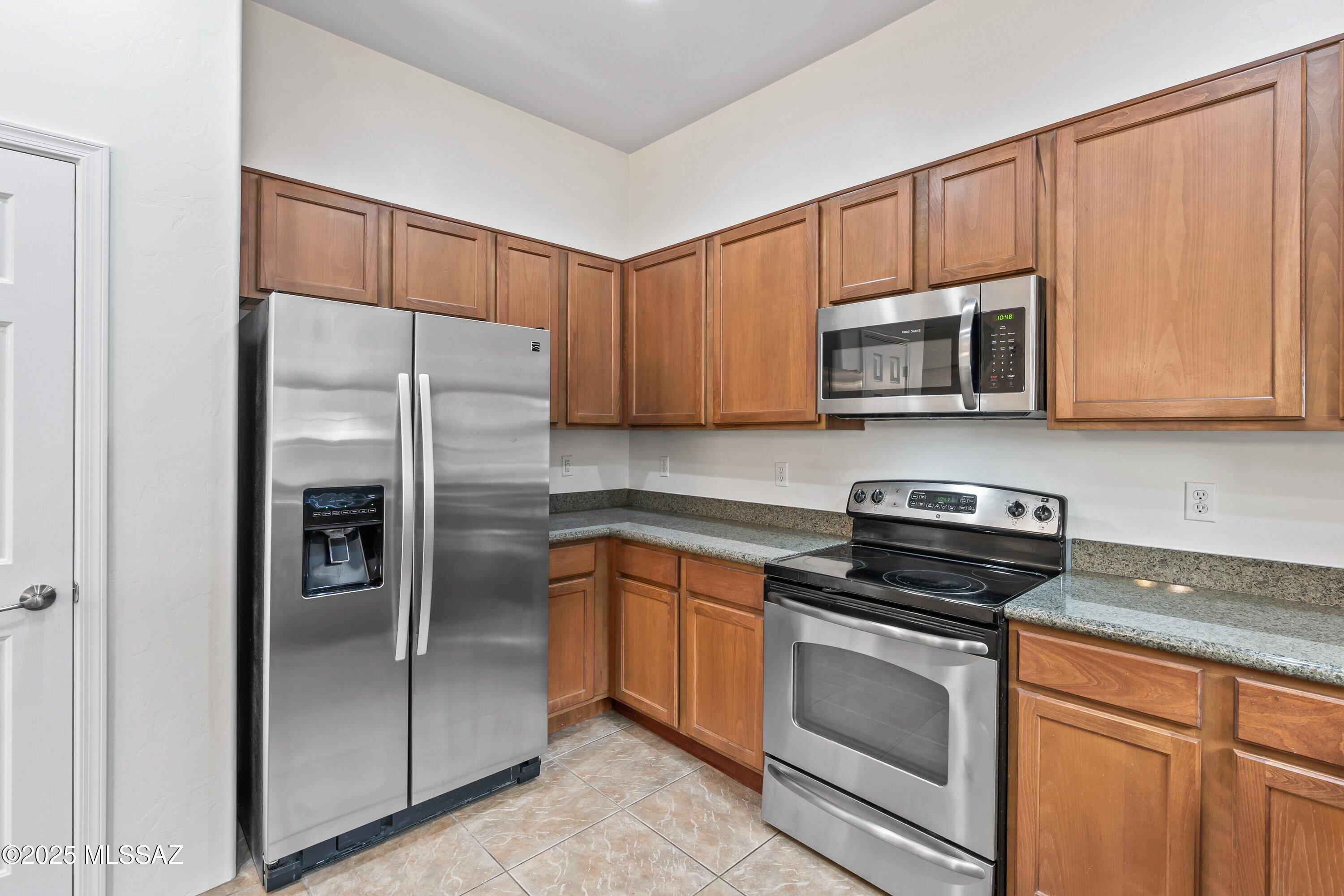 443 East Croydon Park Road Tucson, AZ 85704 - Photo 7 of 28