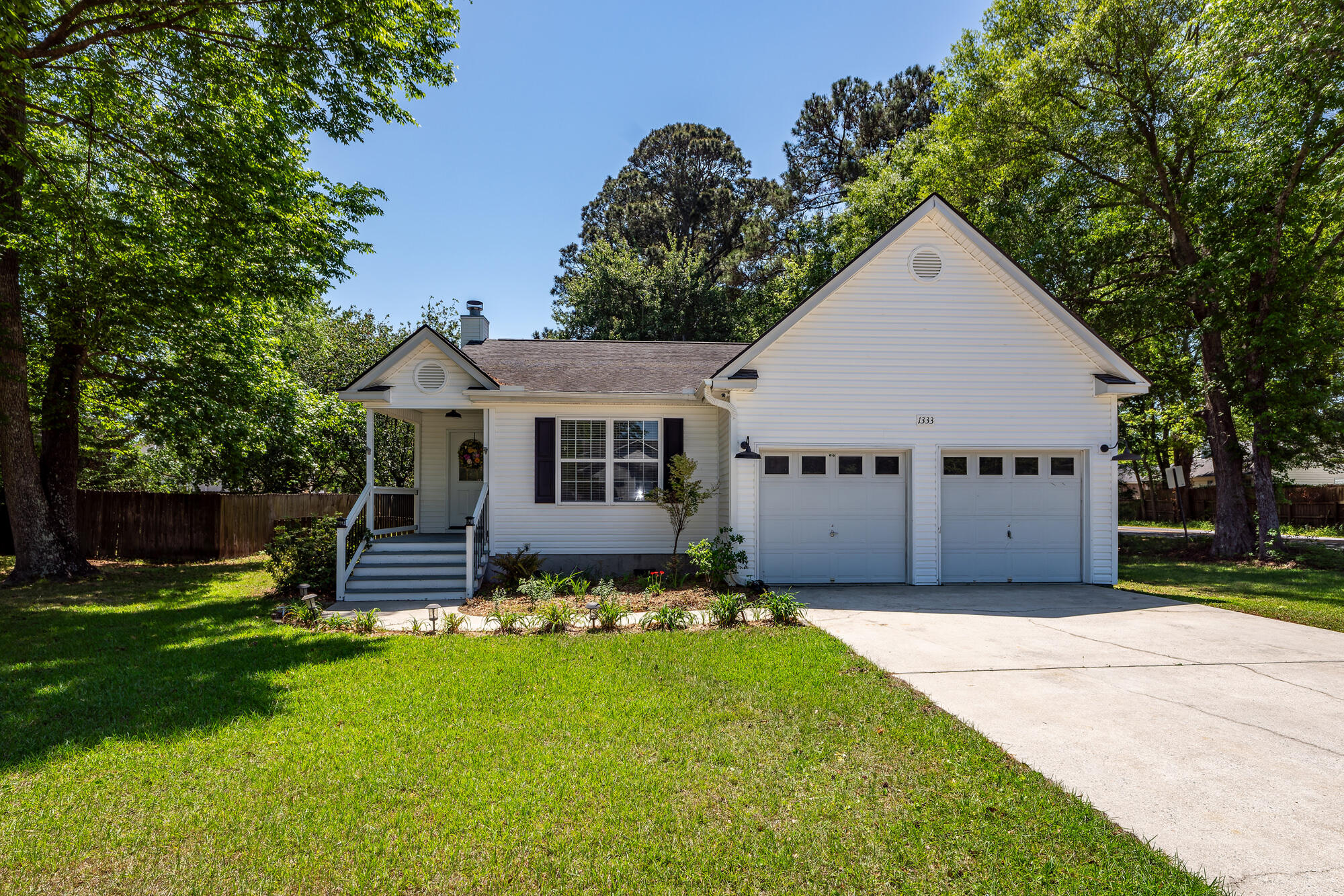 1333 Mapleton Avenue Charleston, SC 29412 - Photo 1 of 56 01