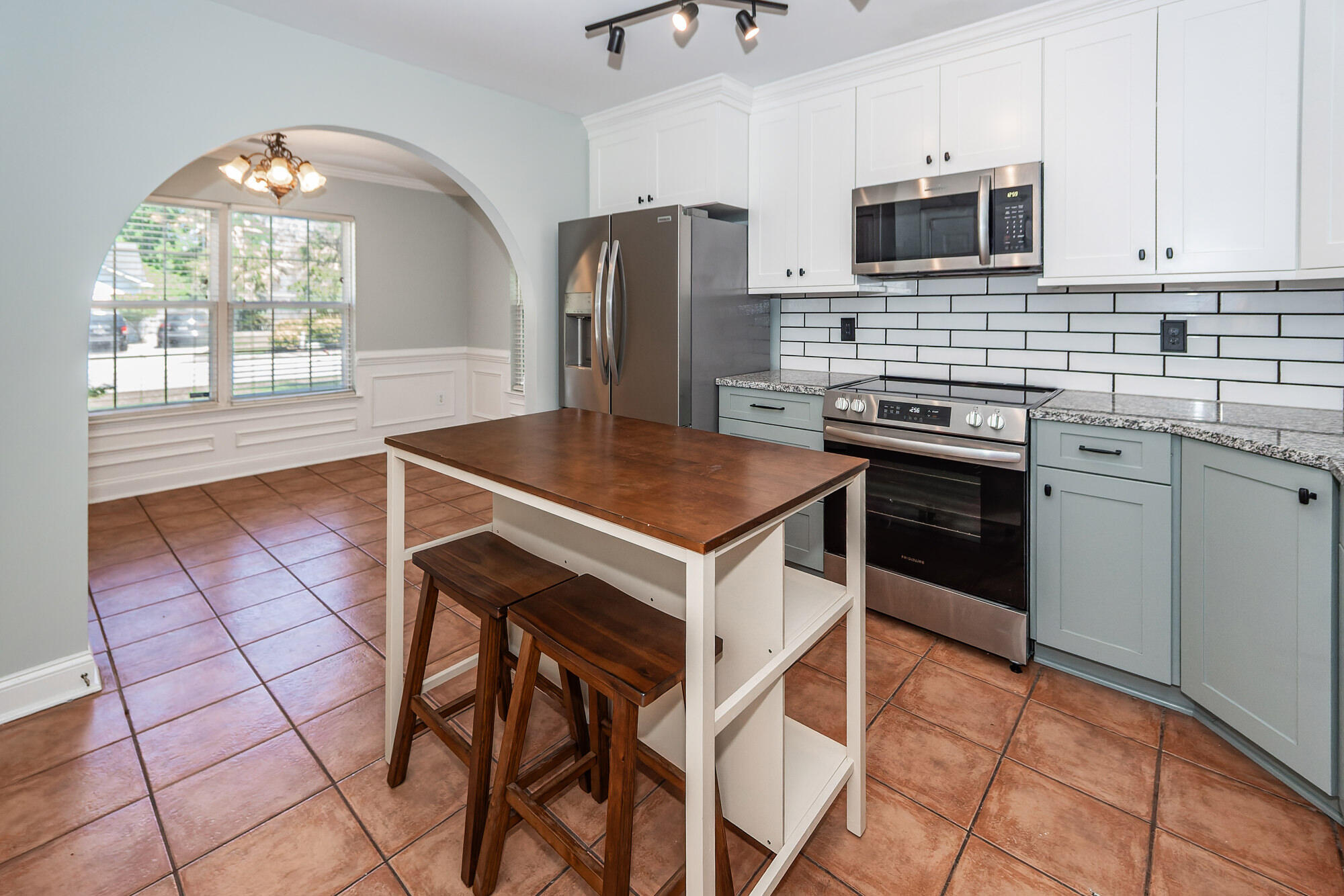 1333 Mapleton Avenue Charleston, SC 29412 - Photo 11 of 56 11