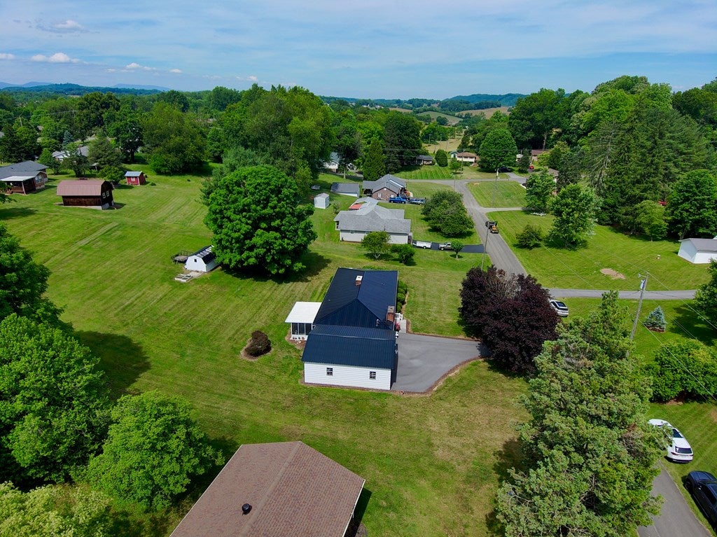 20495 Blue Spruce Road Bristol, VA 24202 - Photo 22 of 25 Gallery Image 22