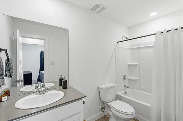 $2,100 | 2706 Lannister Lane, Corpus Christi, TX 78415