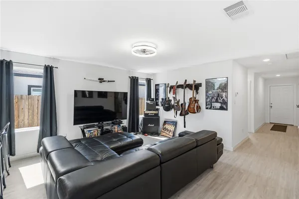 $2,100 | 2706 Lannister Lane, Corpus Christi, TX 78415