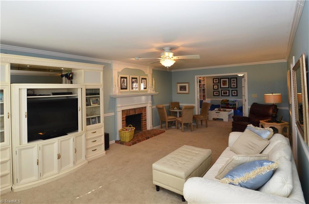 4121 Hawksmoore Road Winston-Salem, NC 27106 - Photo 2 of 25 Living room