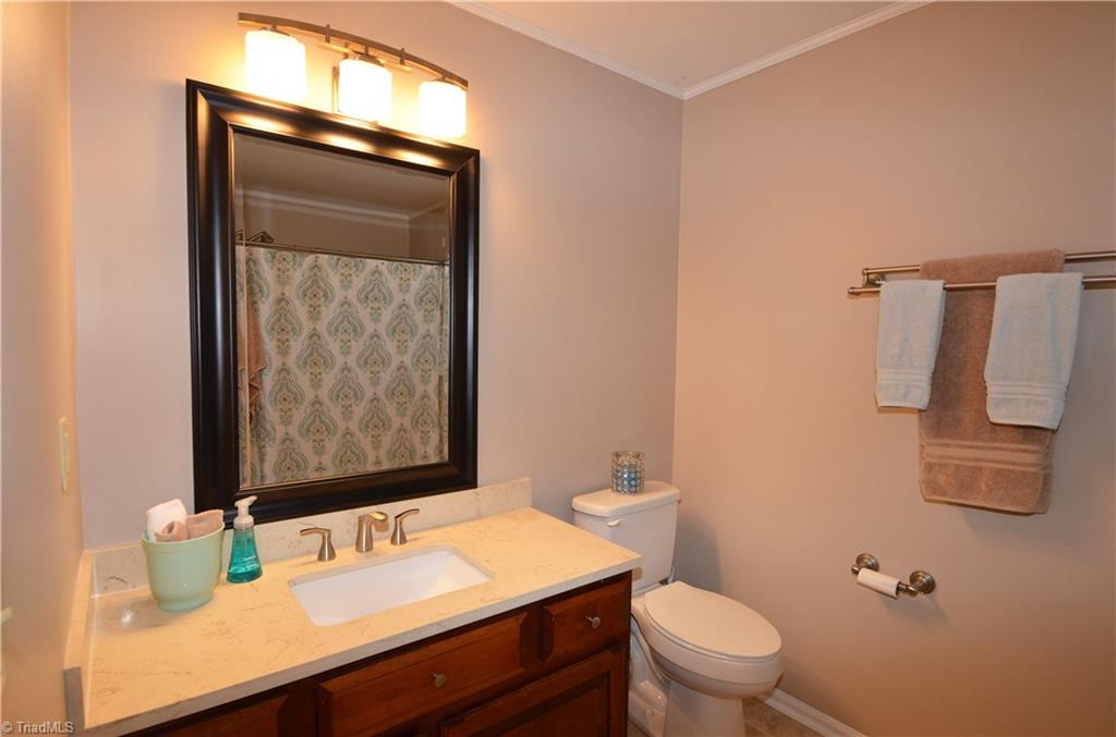 4121 Hawksmoore Road Winston-Salem, NC 27106 - Photo 18 of 25 Second level bath
