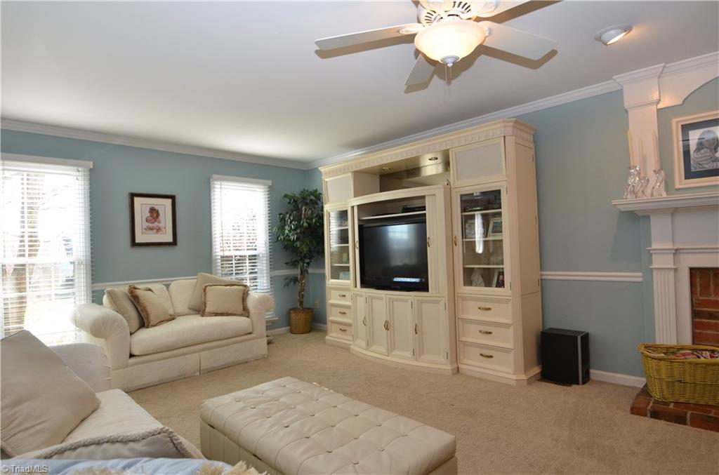 4121 Hawksmoore Road Winston-Salem, NC 27106 - Photo 3 of 25 Living room