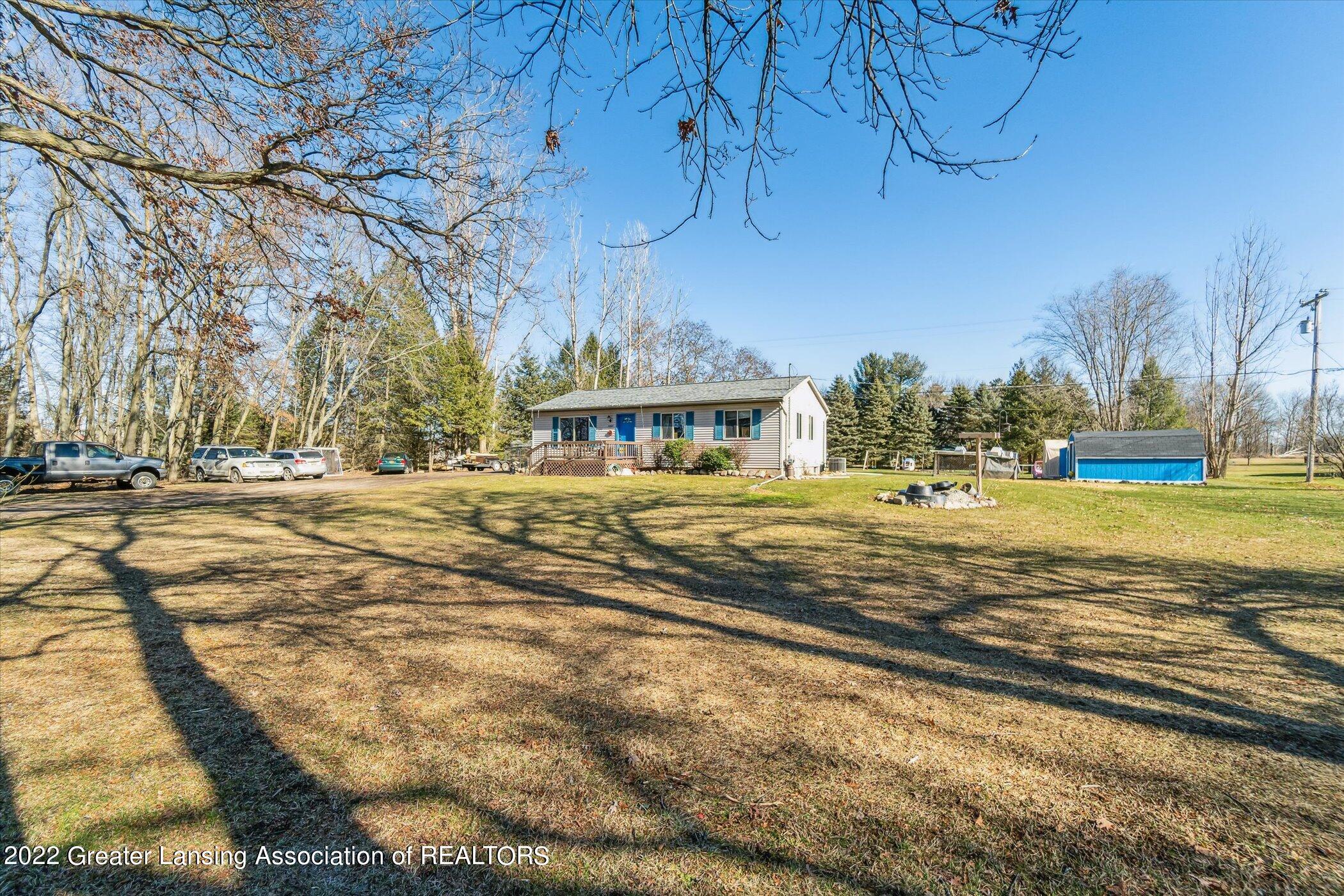 2025 South Waverly Road Eaton Rapids, MI 48827 - Photo 4 of 44 04-2025-S-Waverly-Rd-Eaton-Rapids-MI-488