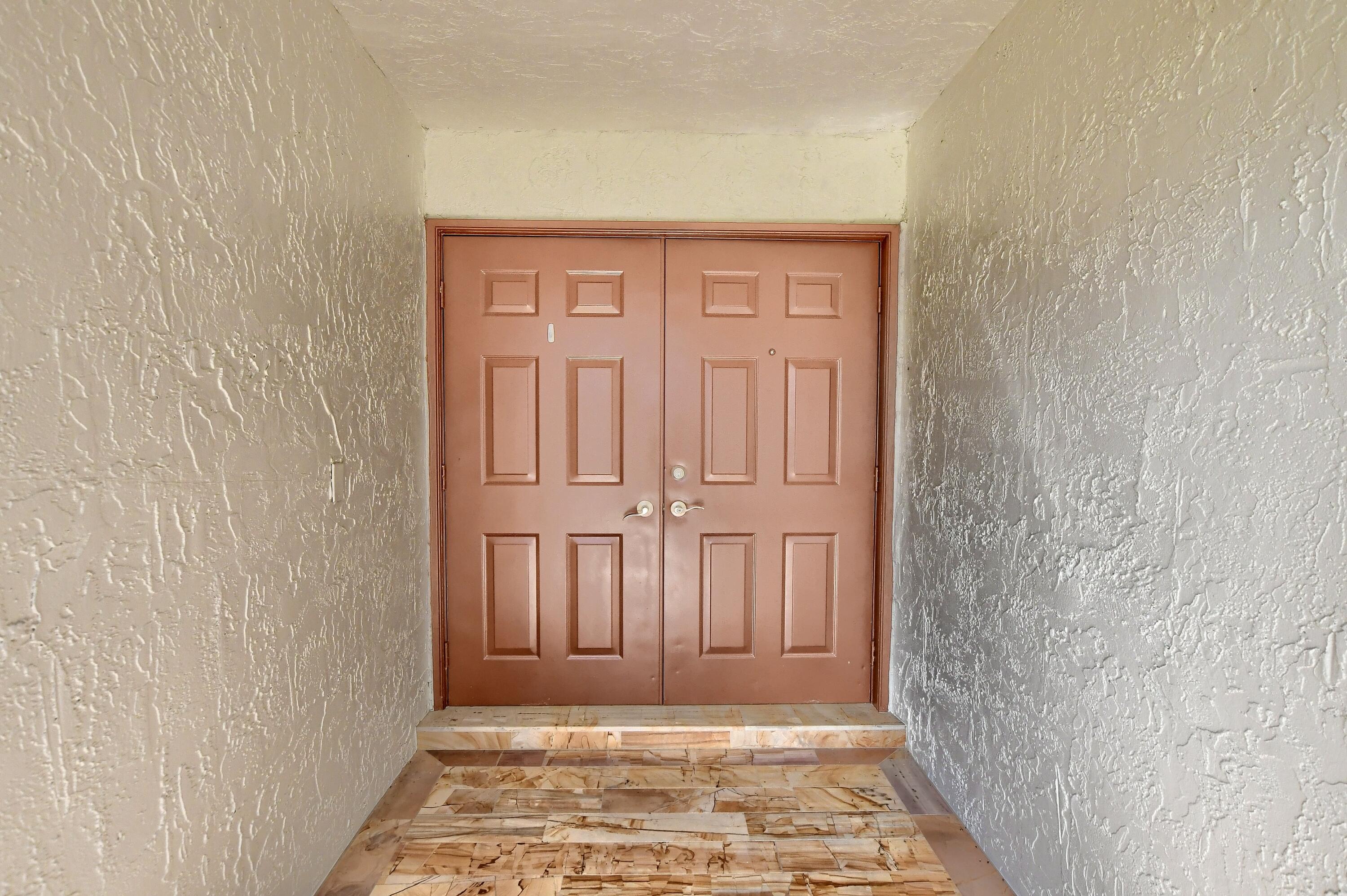 9744 Majorca Place Boca Raton, FL 33434 - Photo 3 of 34 05_ebf_0914-hdr(5)