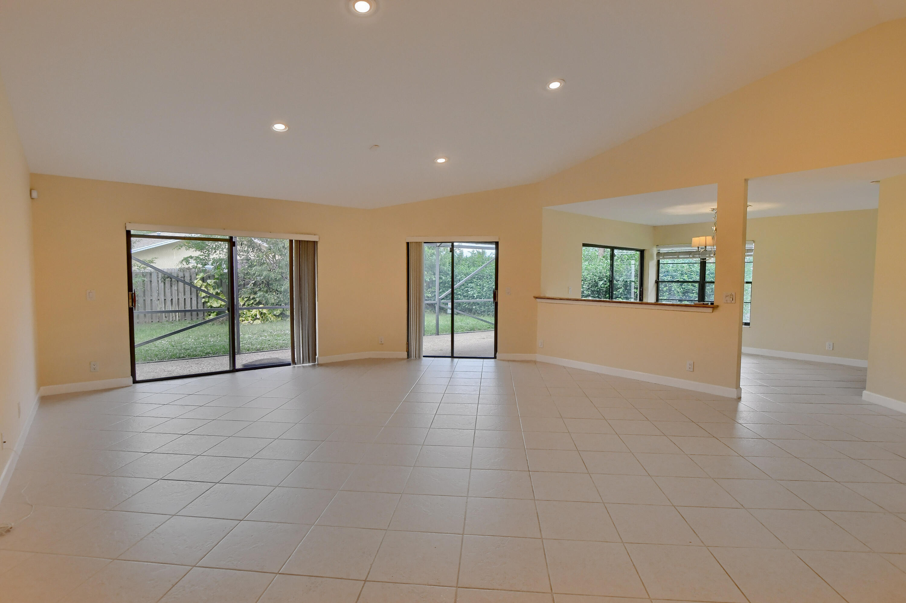 9744 Majorca Place Boca Raton, FL 33434 - Photo 5 of 34 07_ebf_0924-hdr(5)
