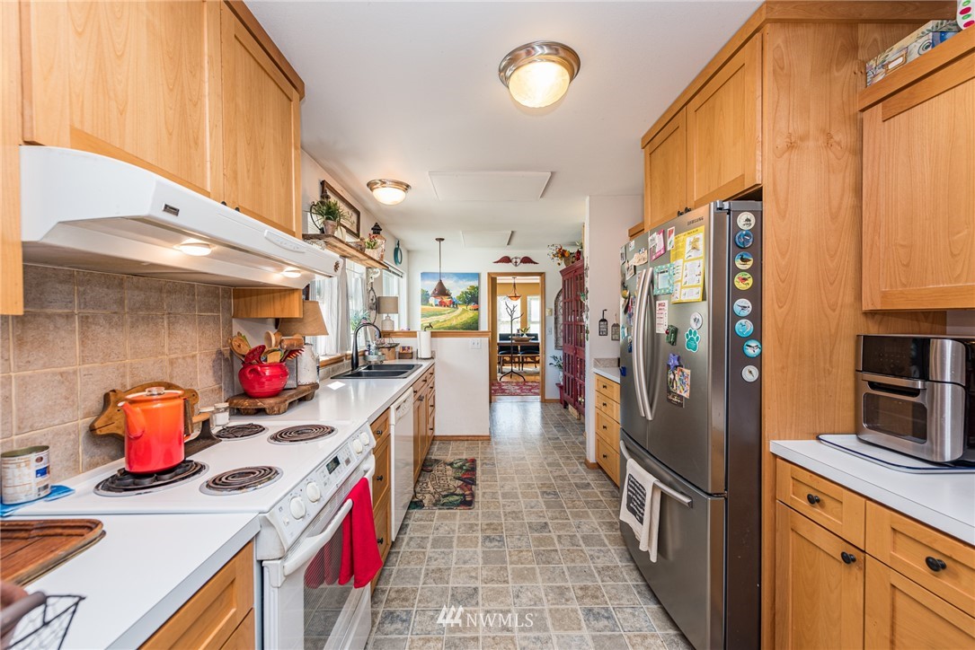 291 Klahhane Road Sequim, WA 98382 - Photo 12 of 40