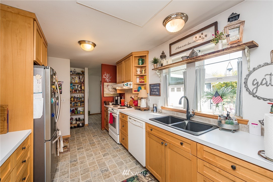 291 Klahhane Road Sequim, WA 98382 - Photo 14 of 40