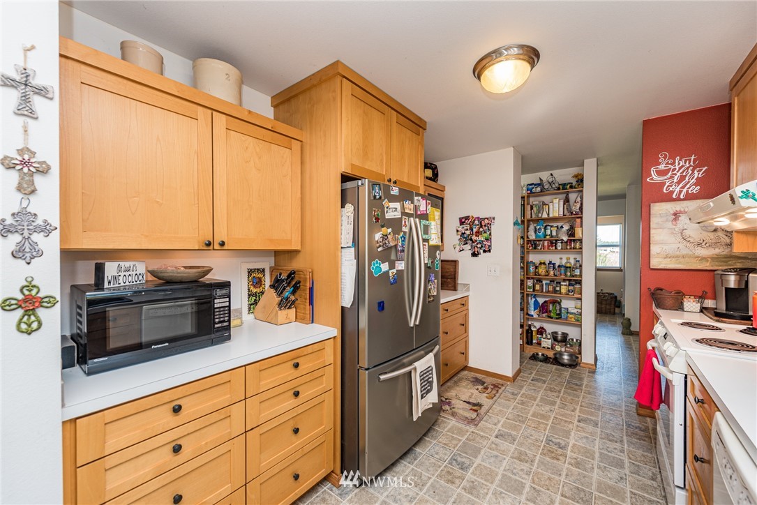 291 Klahhane Road Sequim, WA 98382 - Photo 15 of 40