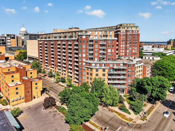 $440,000 | 333 West Mifflin Street, Unit 2120, Madison, WI 53703