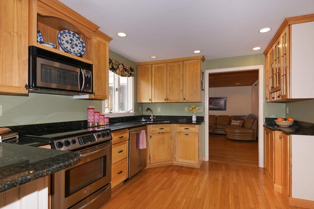 22 Flagg Road Southborough, MA 01772 - Photo 10 of 29 Gallery Image 10