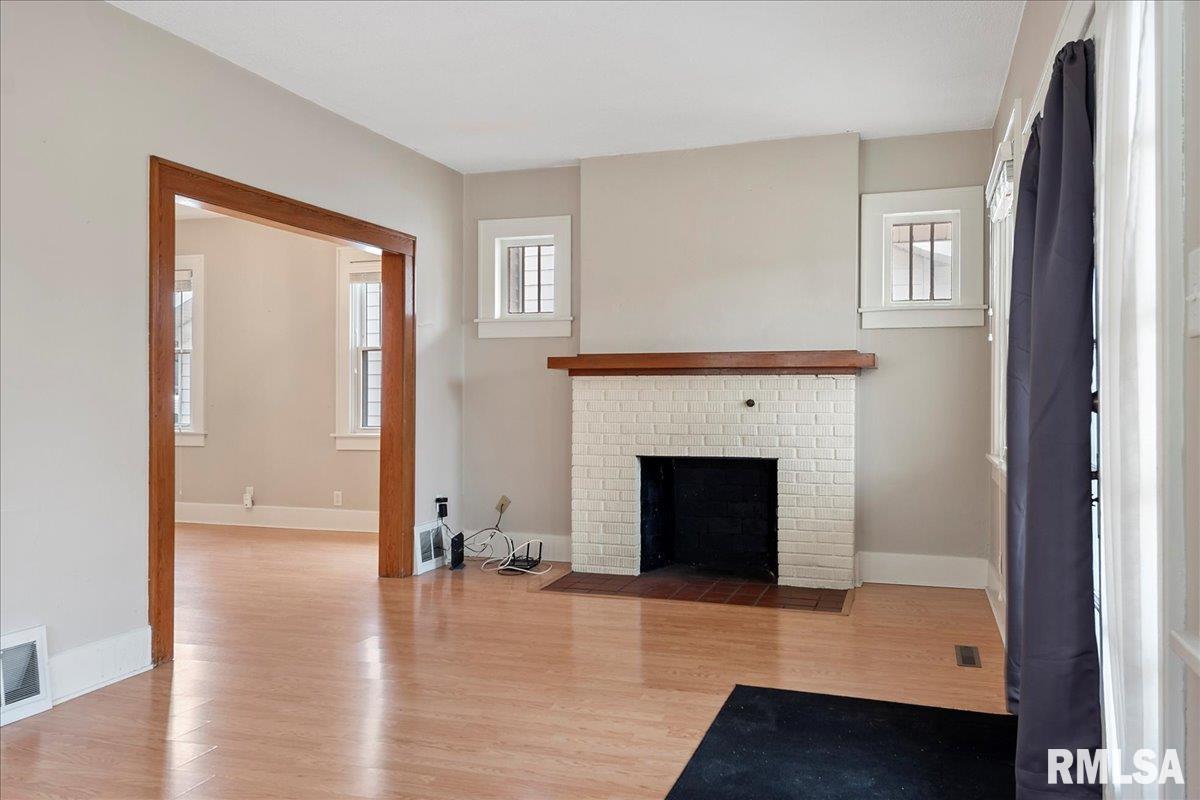 2014 Holmes Avenue Springfield, IL 62704 - Photo 4 of 28