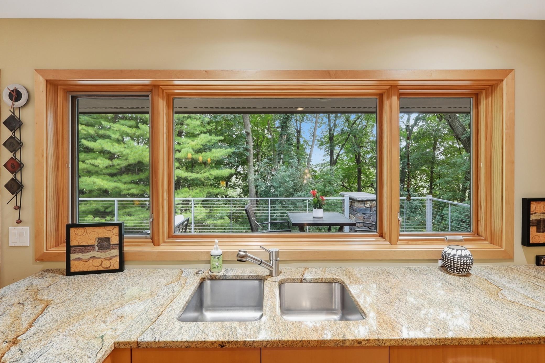 18416 Ridgewood Road Minnetonka, MN 55345 - Photo 9 of 38