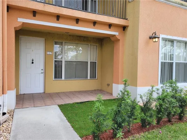 $2,000 | 3569 Forest Hill Boulevard, Unit 117, Palm Springs, FL 33406