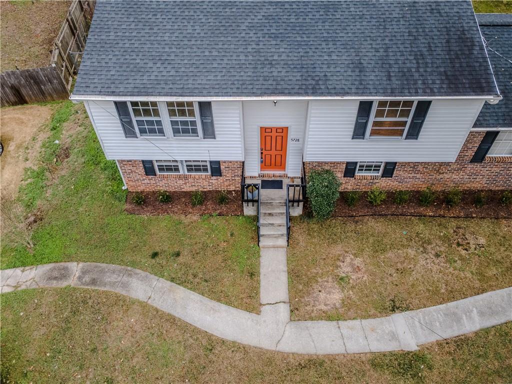 5728 Salem Road Lithonia, GA 30038 - Photo 4 of 35 a view of a house with pool