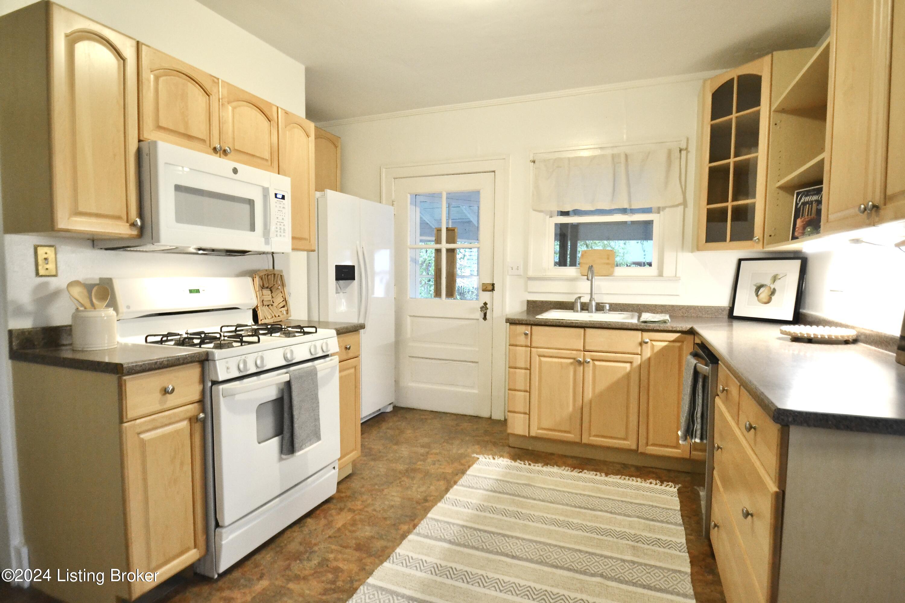416 Iola Road Louisville, KY 40207 - Photo 12 of 34 Kitchen