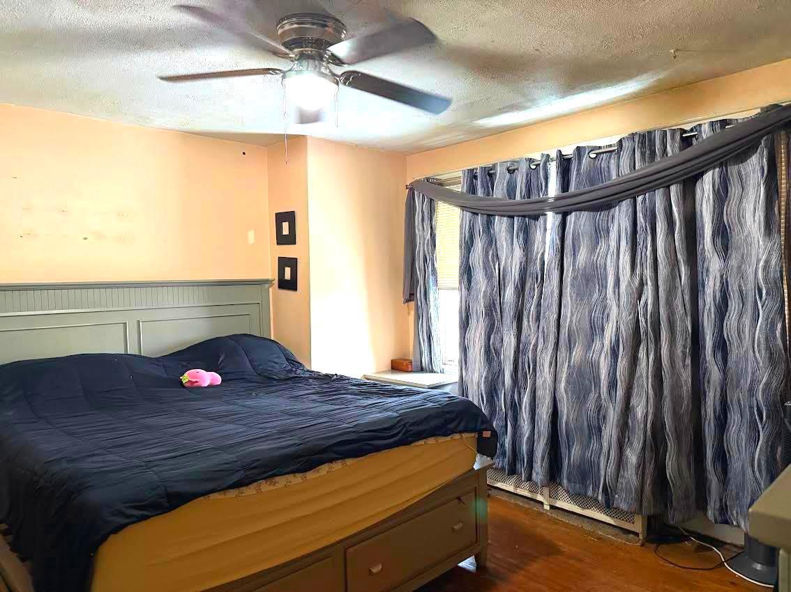 75 Lamport Road Upper Darby, PA 19082 - Photo 11 of 17 Master bedroom with natural light.