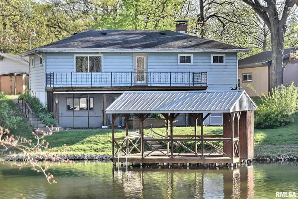 $189,500 | 30336 Sunset Drive, Girard, IL 62640
