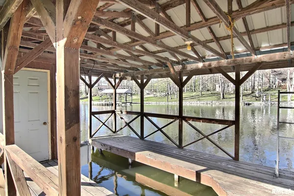 $189,500 | 30336 Sunset Drive, Girard, IL 62640