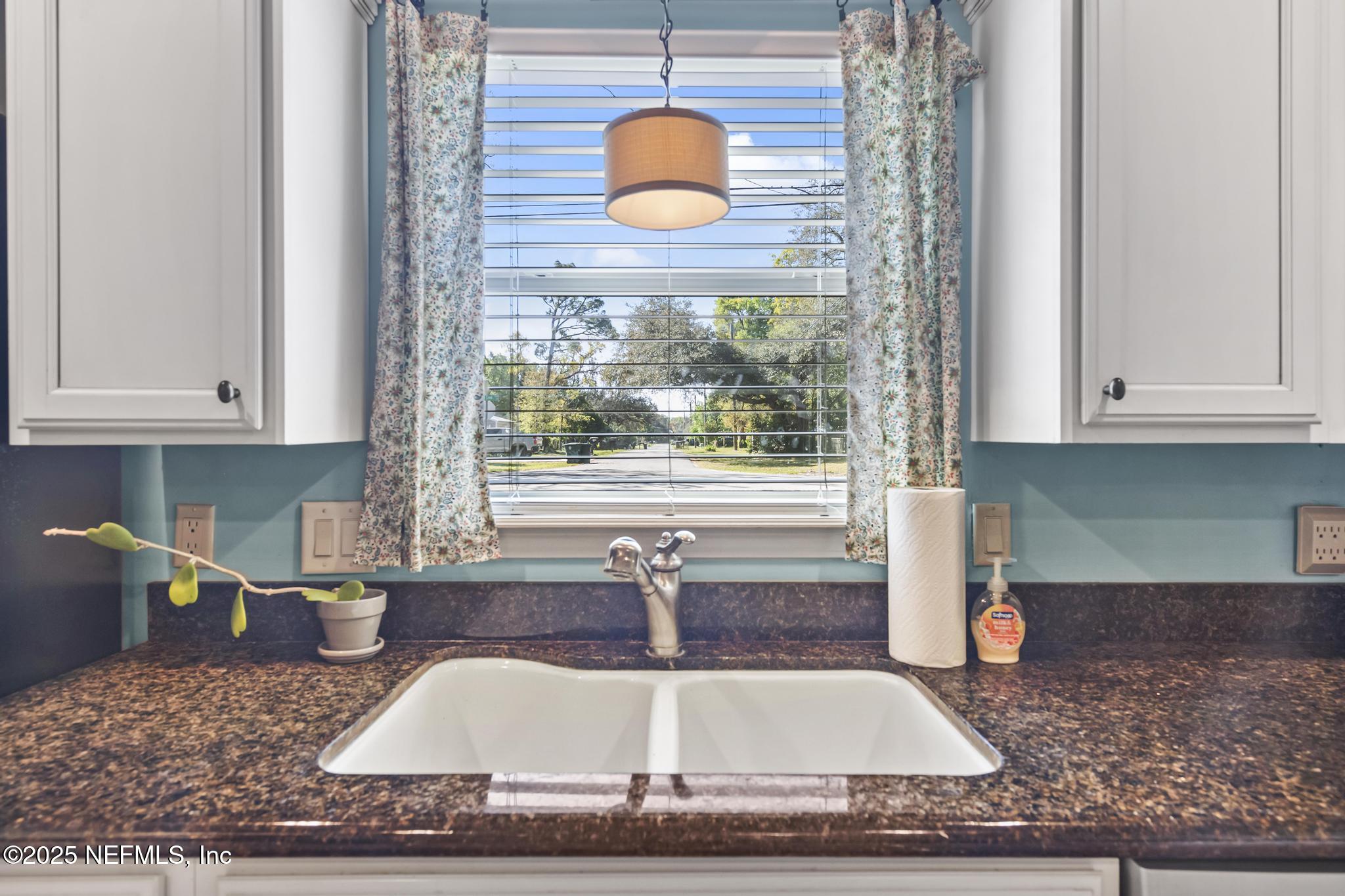 12638 Agatite Road Jacksonville, FL 32258 - Photo 23 of 87 Double sinks