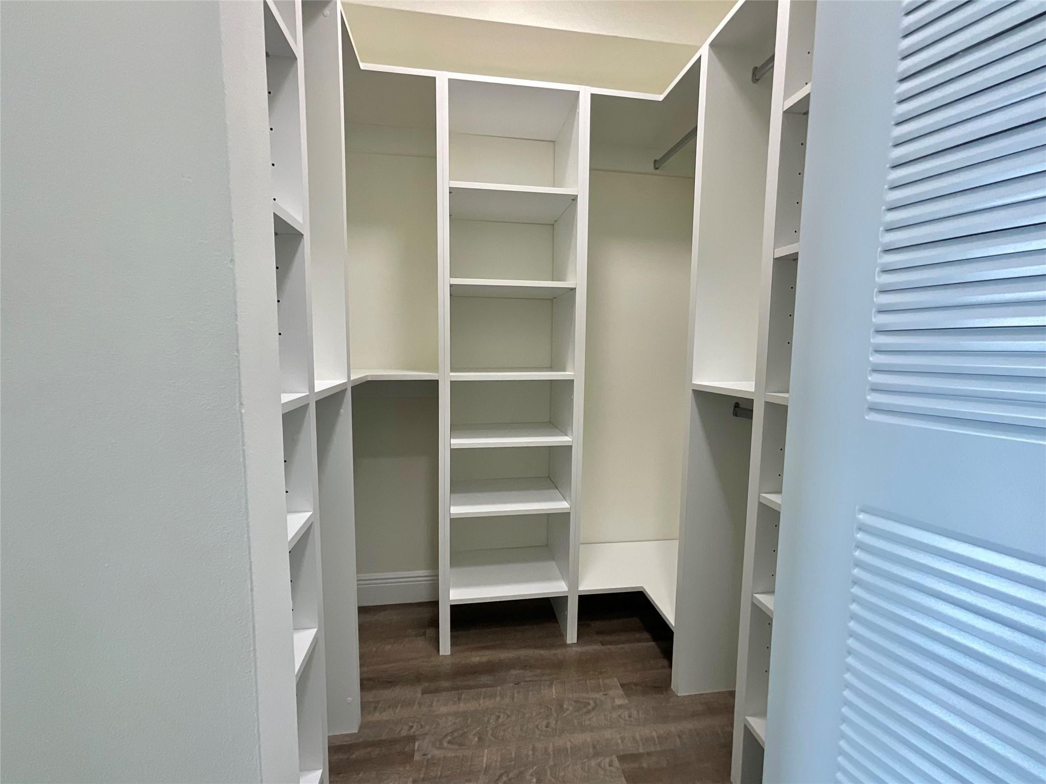 16900 North Bay Road, Unit 3514 Sunny Isles Beach, FL 33160 - Photo 5 of 27 a view of room with walk in closet