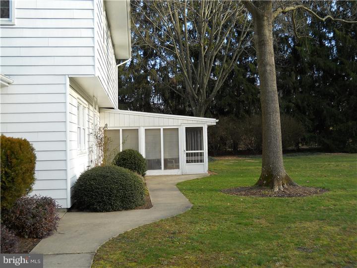 37 Quaker Road West Windsor, NJ 08550 - Photo 4 of 12 Enclosed Porch