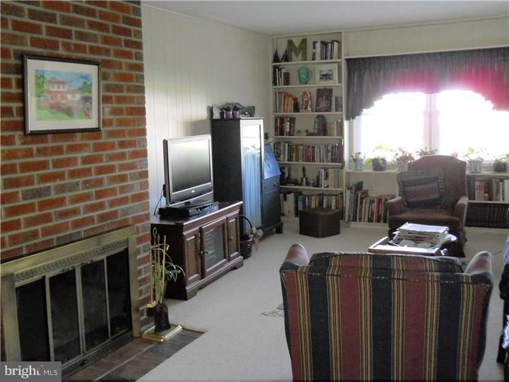 37 Quaker Road West Windsor, NJ 08550 - Photo 8 of 12 Family Room