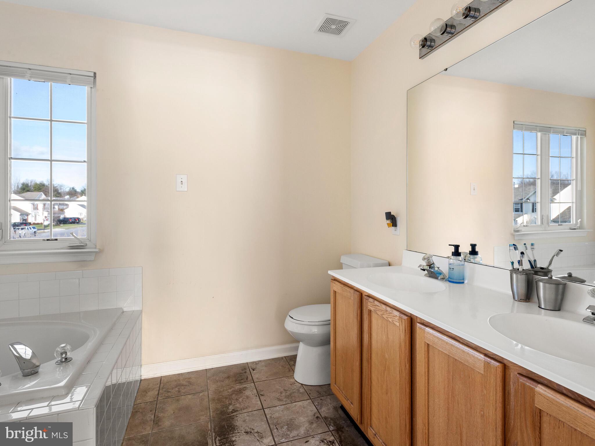 427 Winding Stream Road Spring City, PA 19475 - Photo 21 of 26 Main Bath