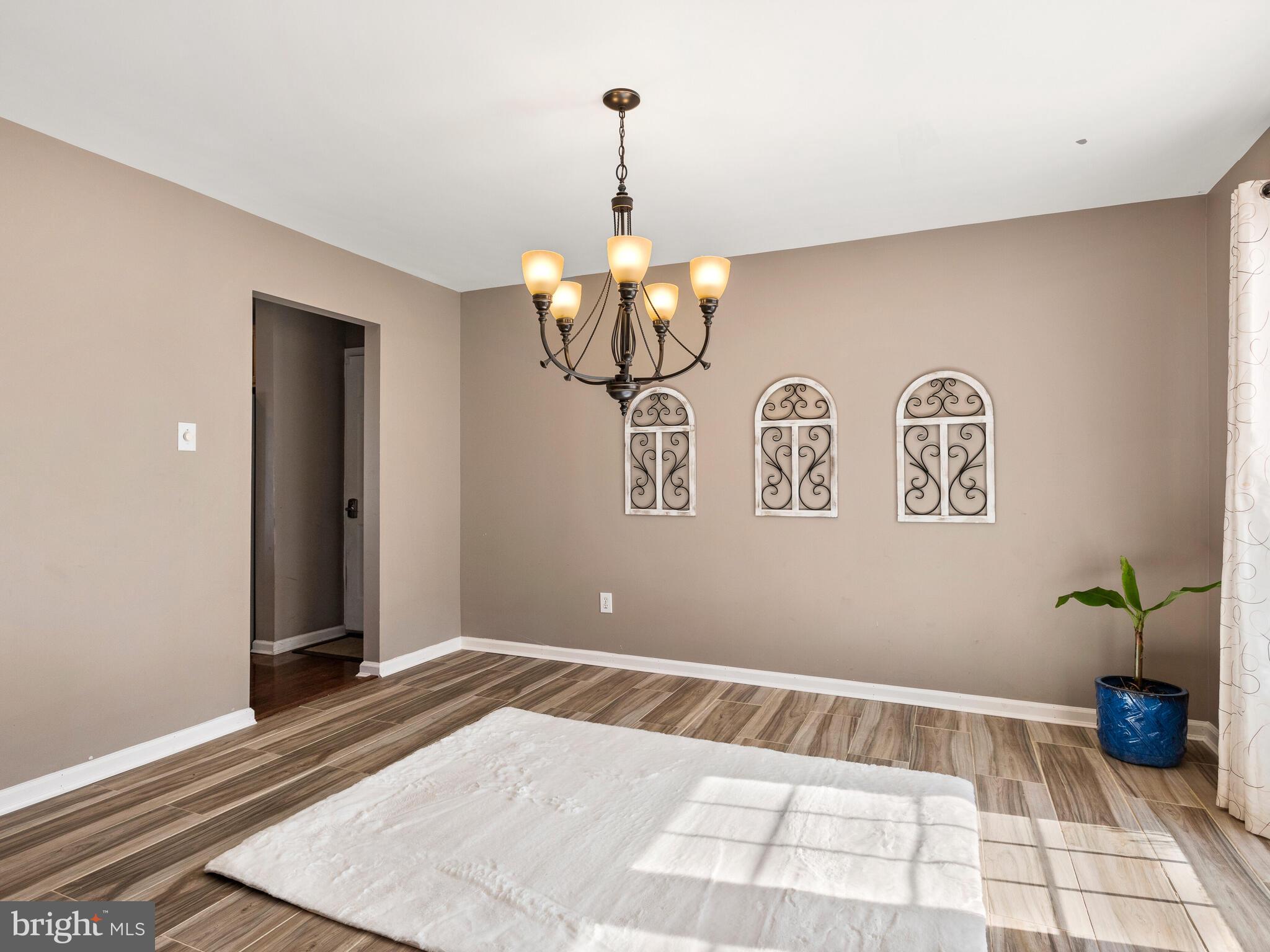 427 Winding Stream Road Spring City, PA 19475 - Photo 9 of 26 Dining Room