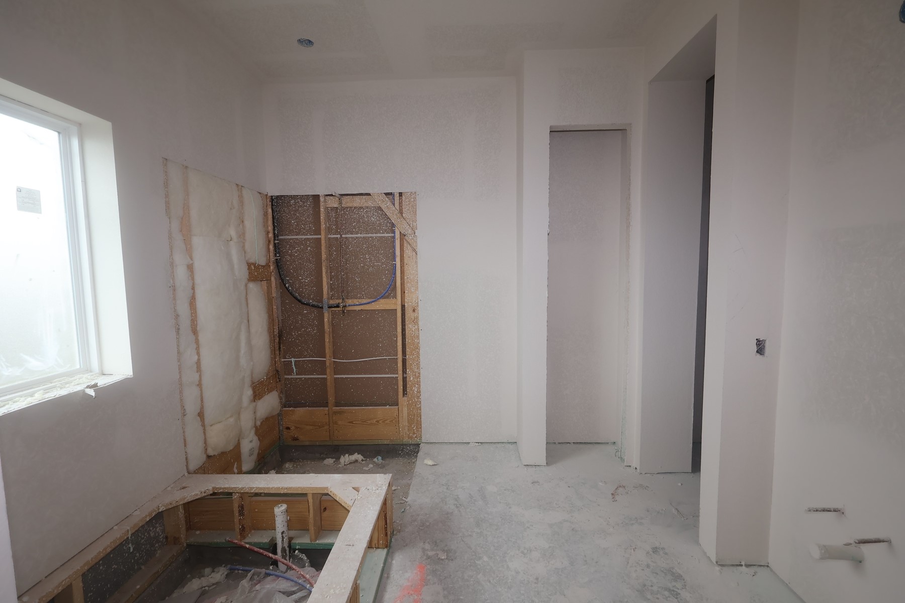 4919 Benton Wds Trail Rosenberg, TX 77471 - Photo 10 of 14 an empty room with windows