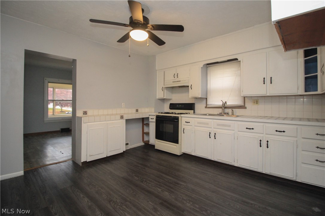 212 Center Street Struthers, OH 44471 - Photo 5 of 17 Gallery Image 5