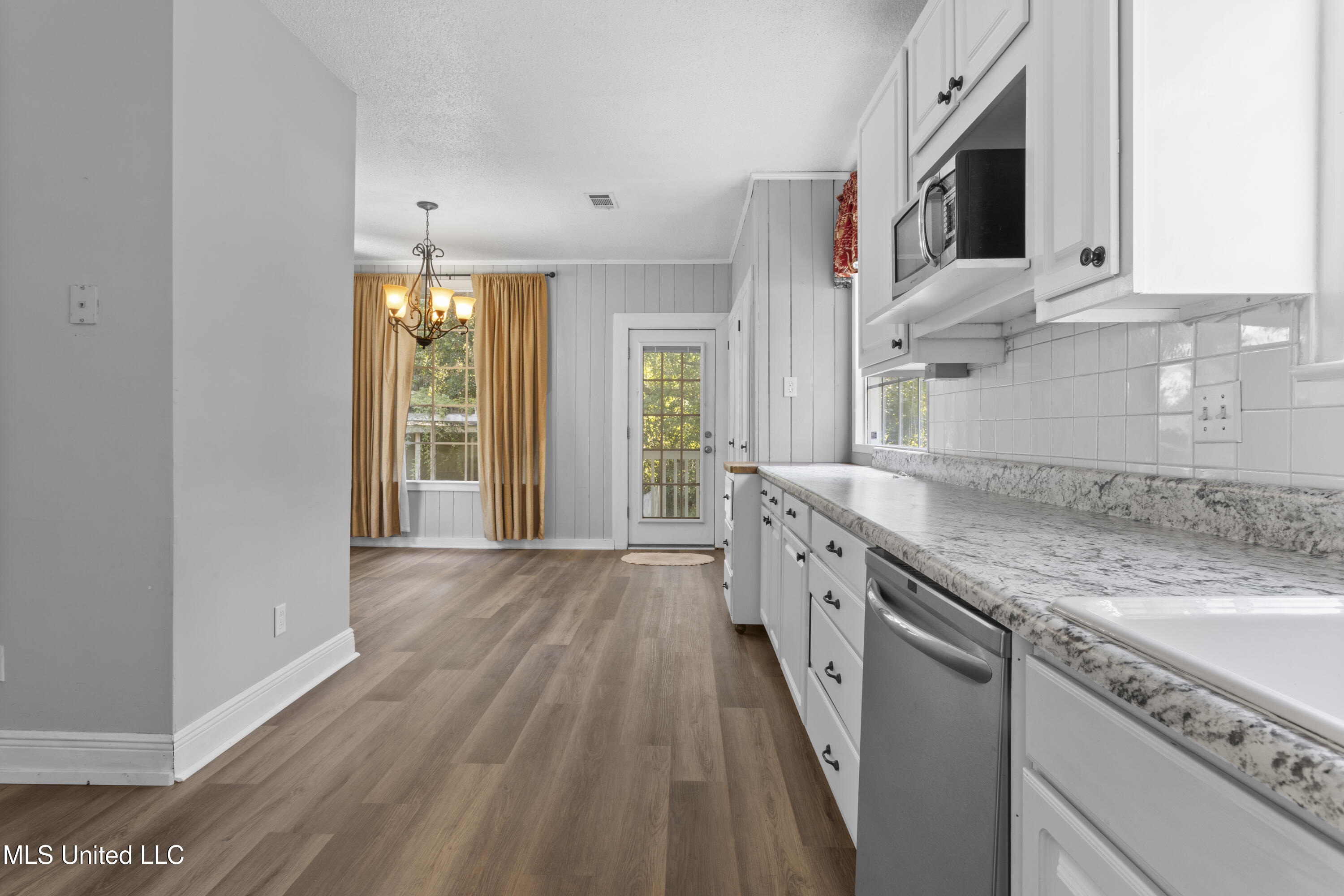 3801 Dantzler Street Moss Point, MS 39563 - Photo 15 of 47 015